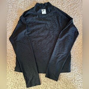 Nike Women’s Textured Black Long Sleeve Tee